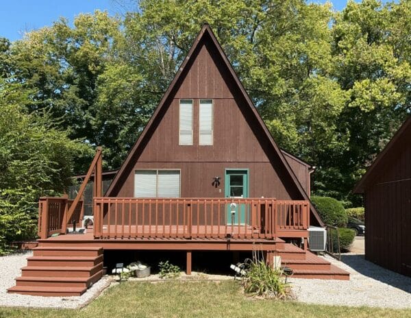 Home before new siding